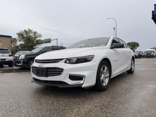 White 2021 Chevrolet Malibu Sedan Front-Wheel Drive Automatic