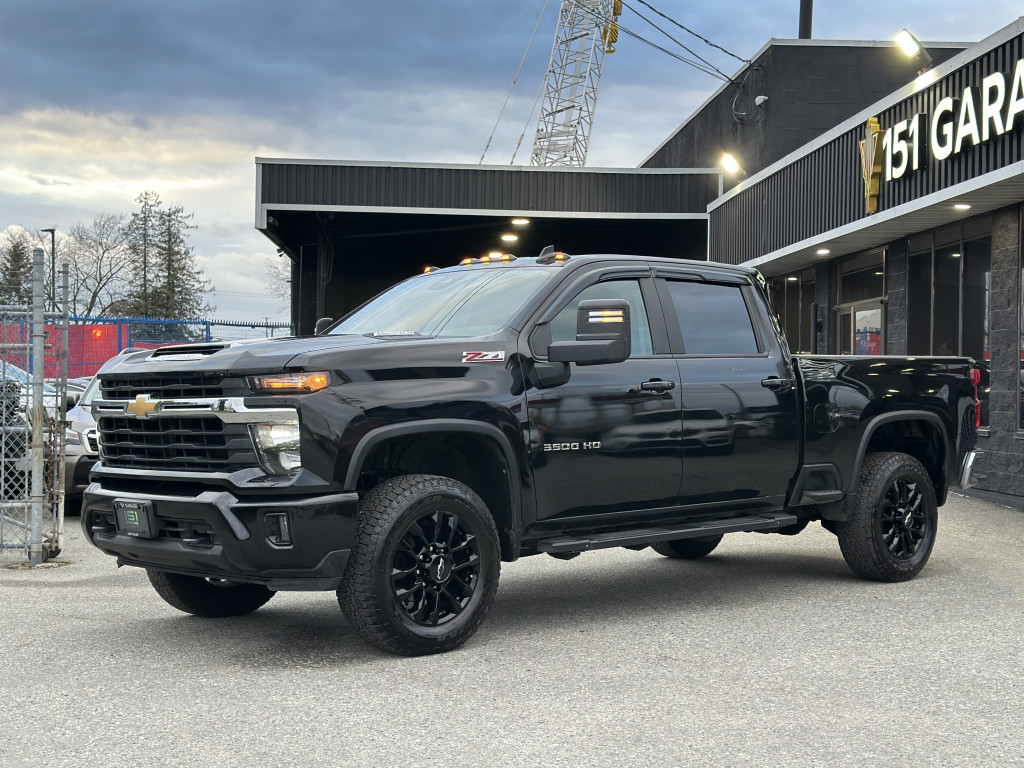 2024 Chevrolet Silverado 3500HD LT Crew Cab LB DRW 4WD