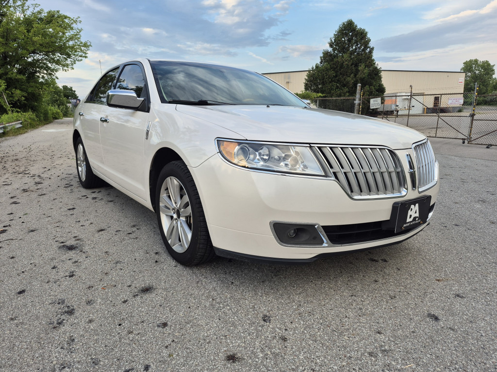 Off White 2012 Lincoln MKZ Sedan Front-Wheel Drive Automatic