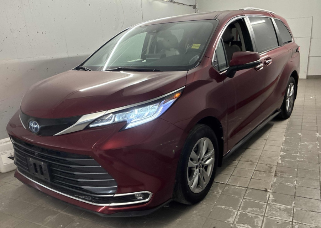 2022 Toyota Sienna Limited 7-Passenger AWD