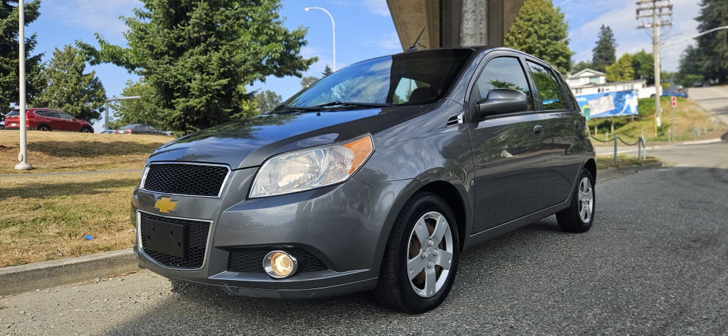 Gray 2009 Chevrolet Aveo Hatchback Front-Wheel Drive Automatic