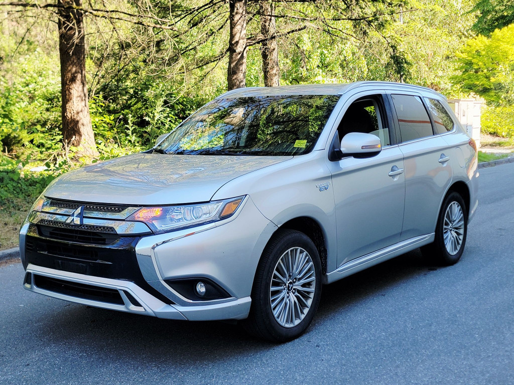 Silver 2019 Mitsubishi Outlander Hybrid Plug-in GT S-AWC S-AWC SUV / Crossover All-Wheel Drive Automatic
