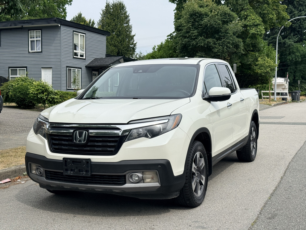 White 2019 Honda Ridgeline Pickup Truck Automatic