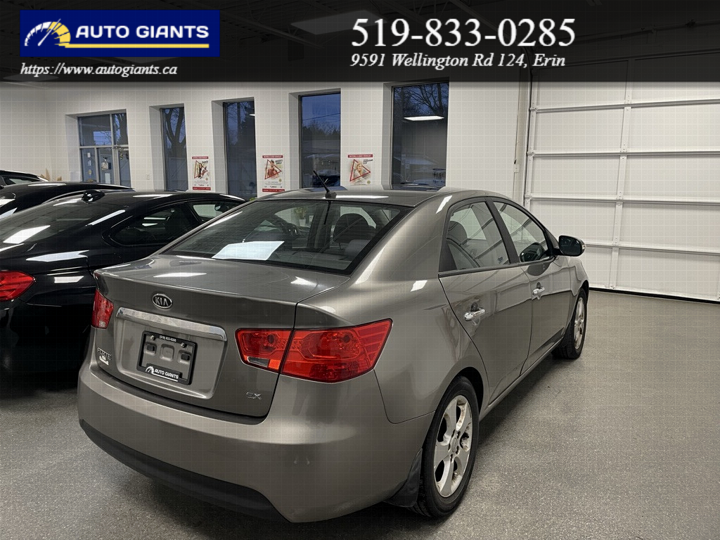 2010 Kia Forte EX 4dr Sdn Automatic | Auto Giants — thumbnail 11