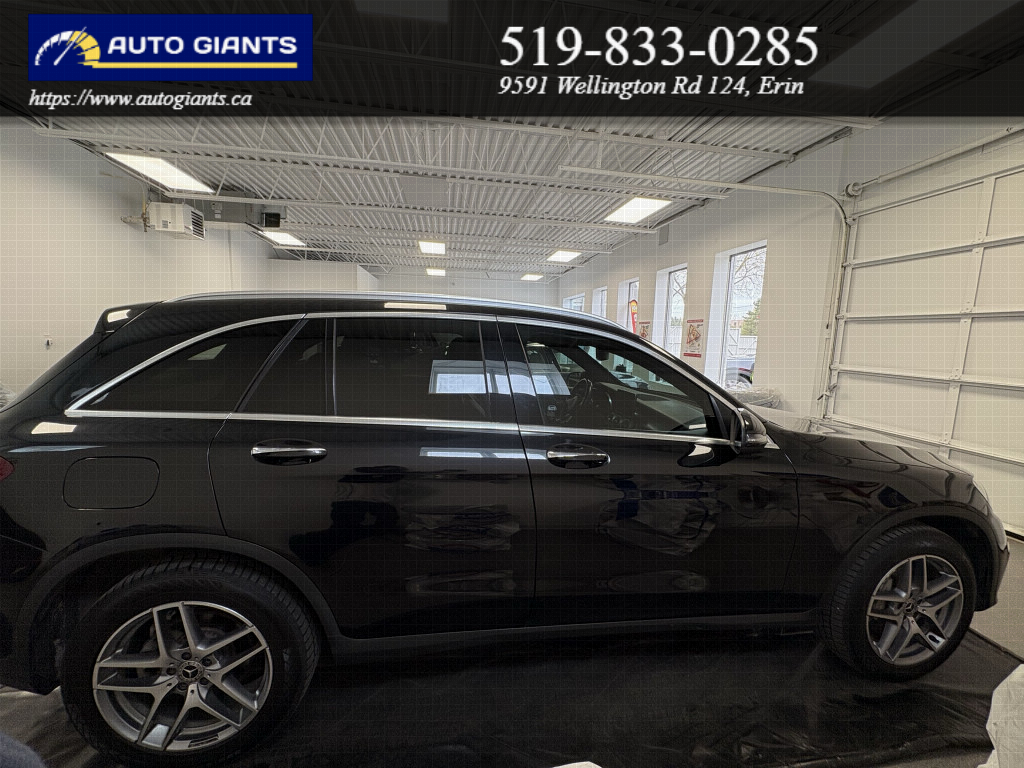 2019 Mercedes-Benz GLC300 4MATIC AMG Package 4MATIC | Leather | Panoramic Roof | Navigation | Camera | No Accidents | Auto Giants — thumbnail 13