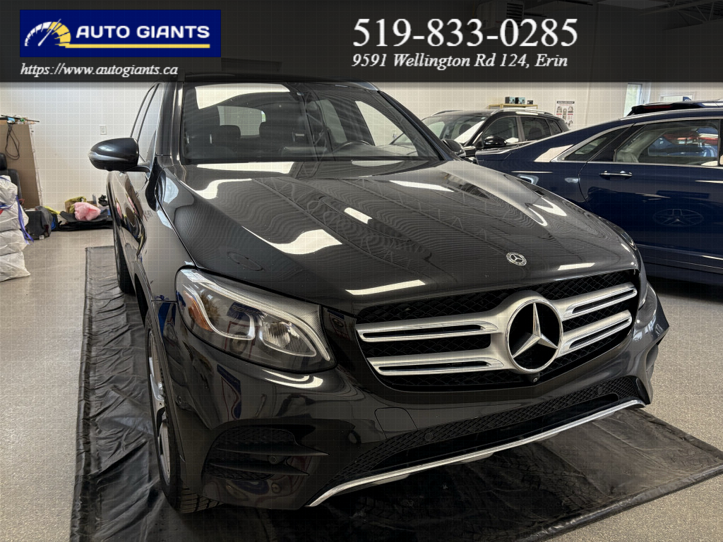 2019 Mercedes-Benz GLC300 4MATIC AMG Package 4MATIC | Leather | Panoramic Roof | Navigation | Camera | No Accidents | Auto Giants — thumbnail 17