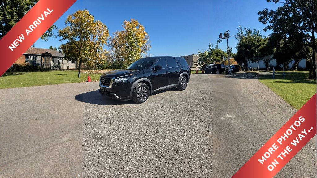 2022 Nissan Pathfinder S 4WD