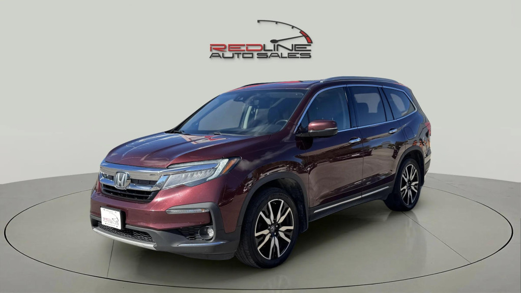  2020 Honda Pilot Touring AWD with Rear Captain's Chairs   