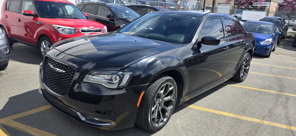 Black 2016 Chrysler 300 Sedan Rear-Wheel Drive Automatic