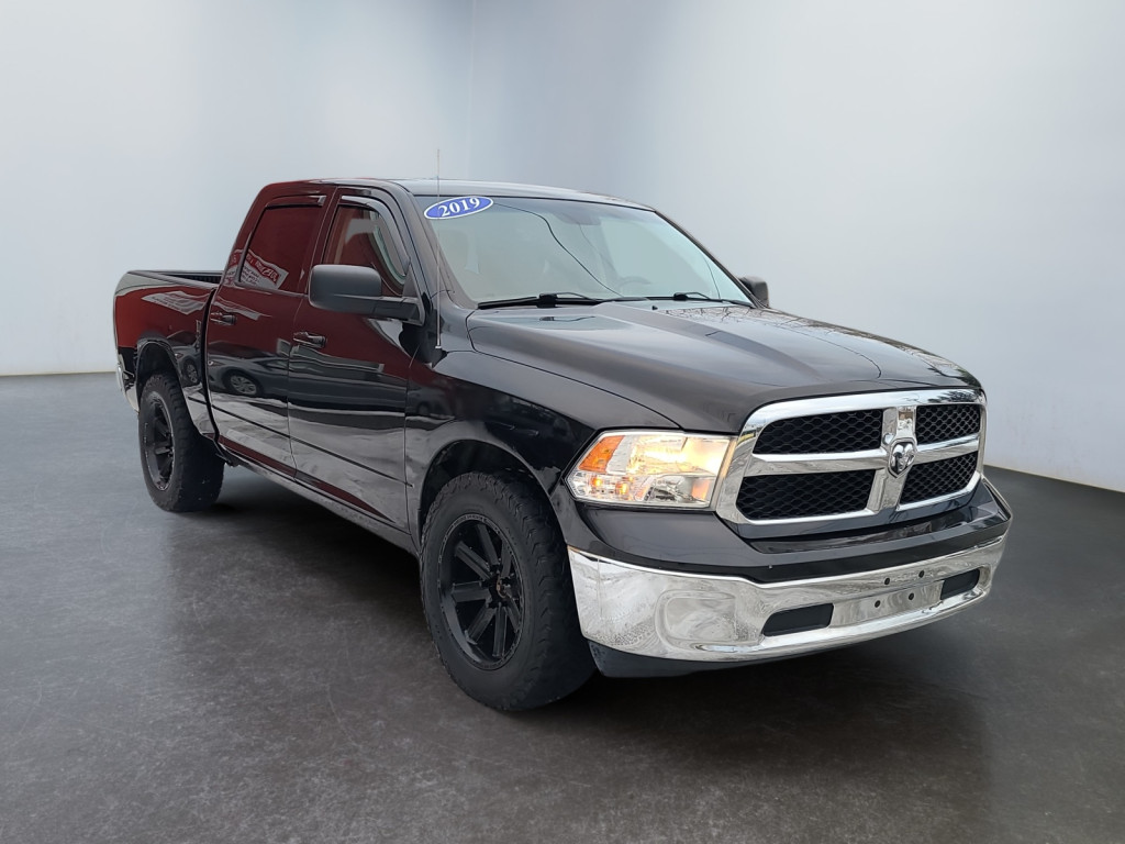 2019 RAM 1500 Classic SLT Crew Cab 4WD