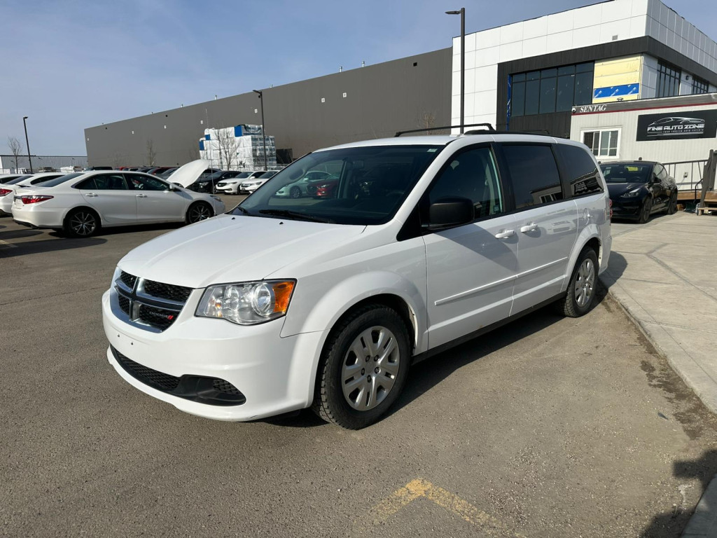 White 2016 Dodge Grand Caravan SXT FWD Minivan Front-Wheel Drive Automatic