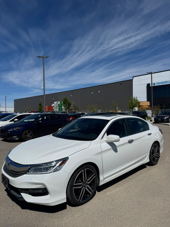 White 2017 Honda Accord Touring FWD Sedan Automatic