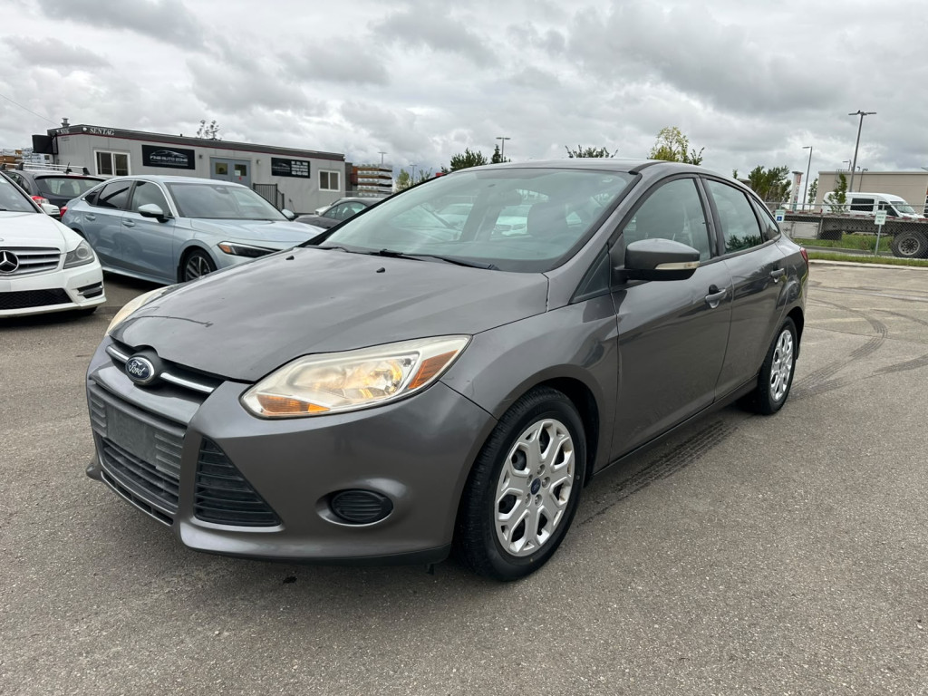 Gray 2013 Ford Focus Sedan Front-Wheel Drive Automatic