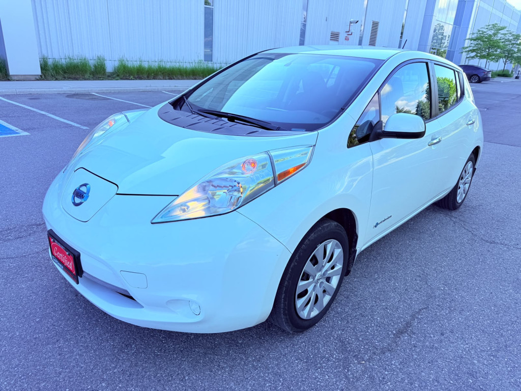 White 2015 Nissan LEAF S Hatchback Front-Wheel Drive Automatic