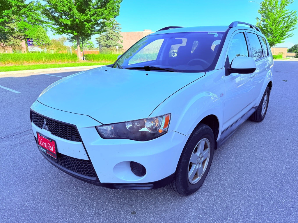 White 2013 Mitsubishi Outlander SUV / Crossover Front-Wheel Drive Automatic