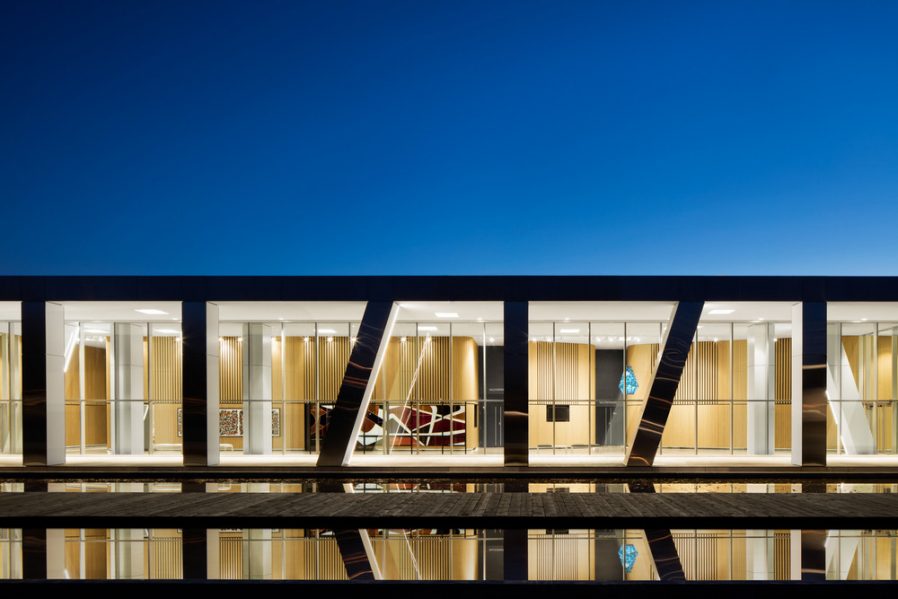 Centre d'Art Diane Dufresne Building