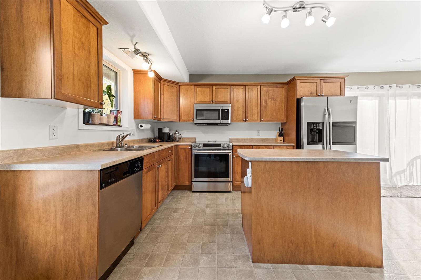 3339 Clement Road 10, Lake Country, BC Condo Townhouse for Sale 549.9K SoldWell