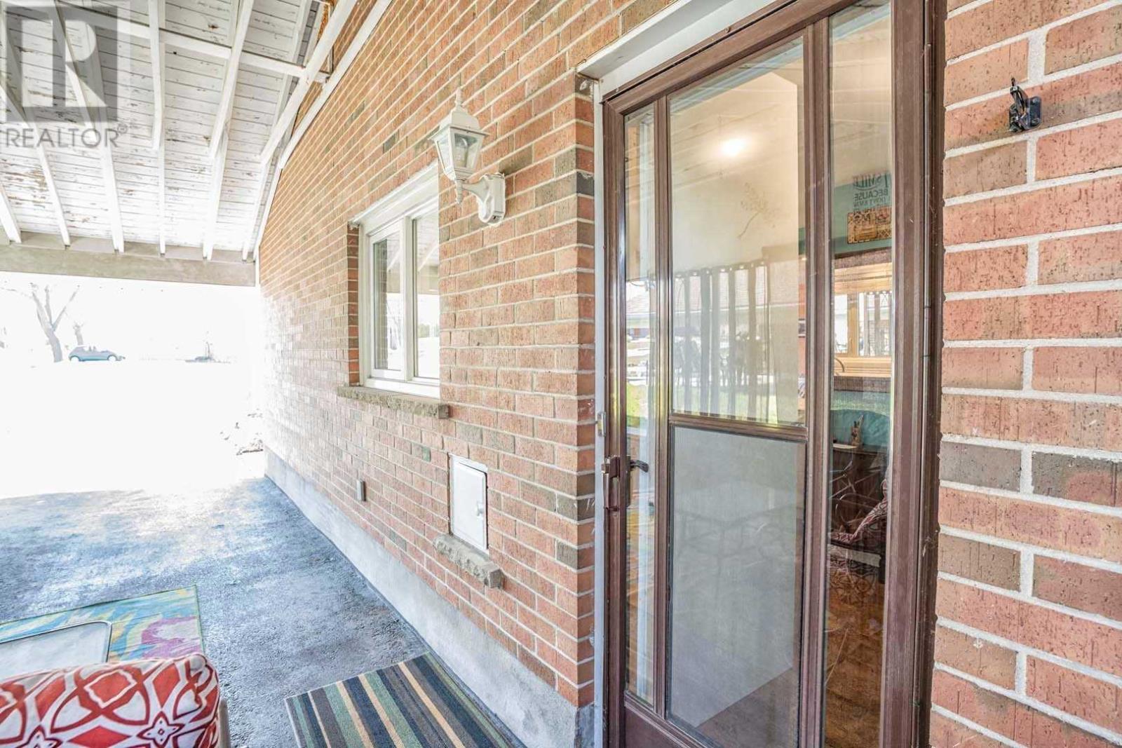 592 Dundee Ave, Oshawa, ON Detached Backsplit for Sale 649K SoldWell