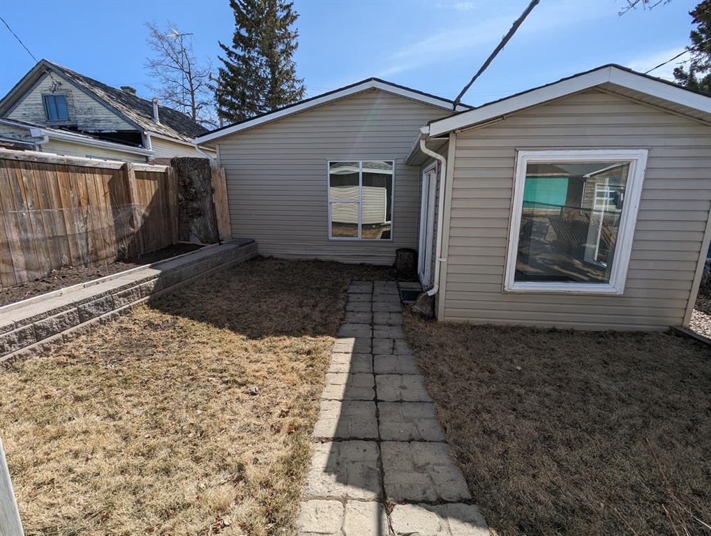 114 Centre Street, Cremona, AB Detached Bungalow for Sale 199K