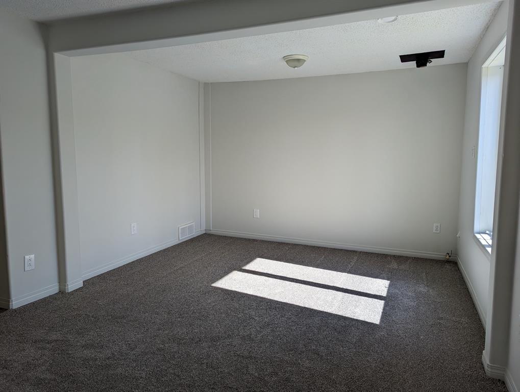 114 Centre Street, Cremona, AB Detached Bungalow for Sale 199K