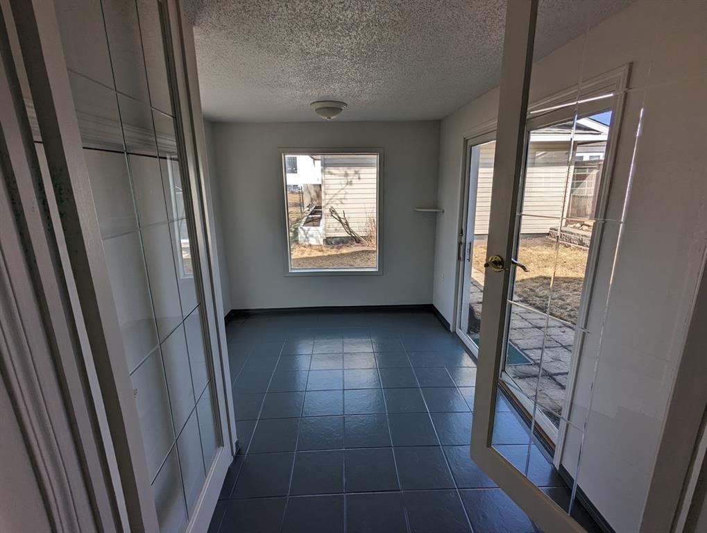 114 Centre Street, Cremona, AB Detached Bungalow for Sale 199K