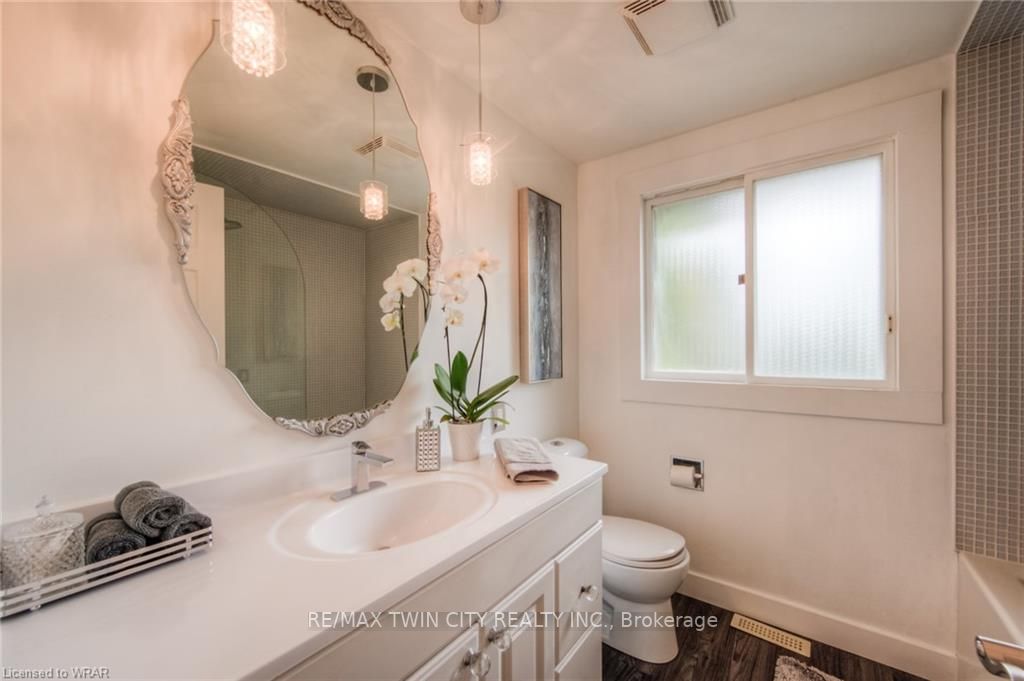 64 Alderwood Cres, Cambridge, ON Detached 2Storey for Sale 749K