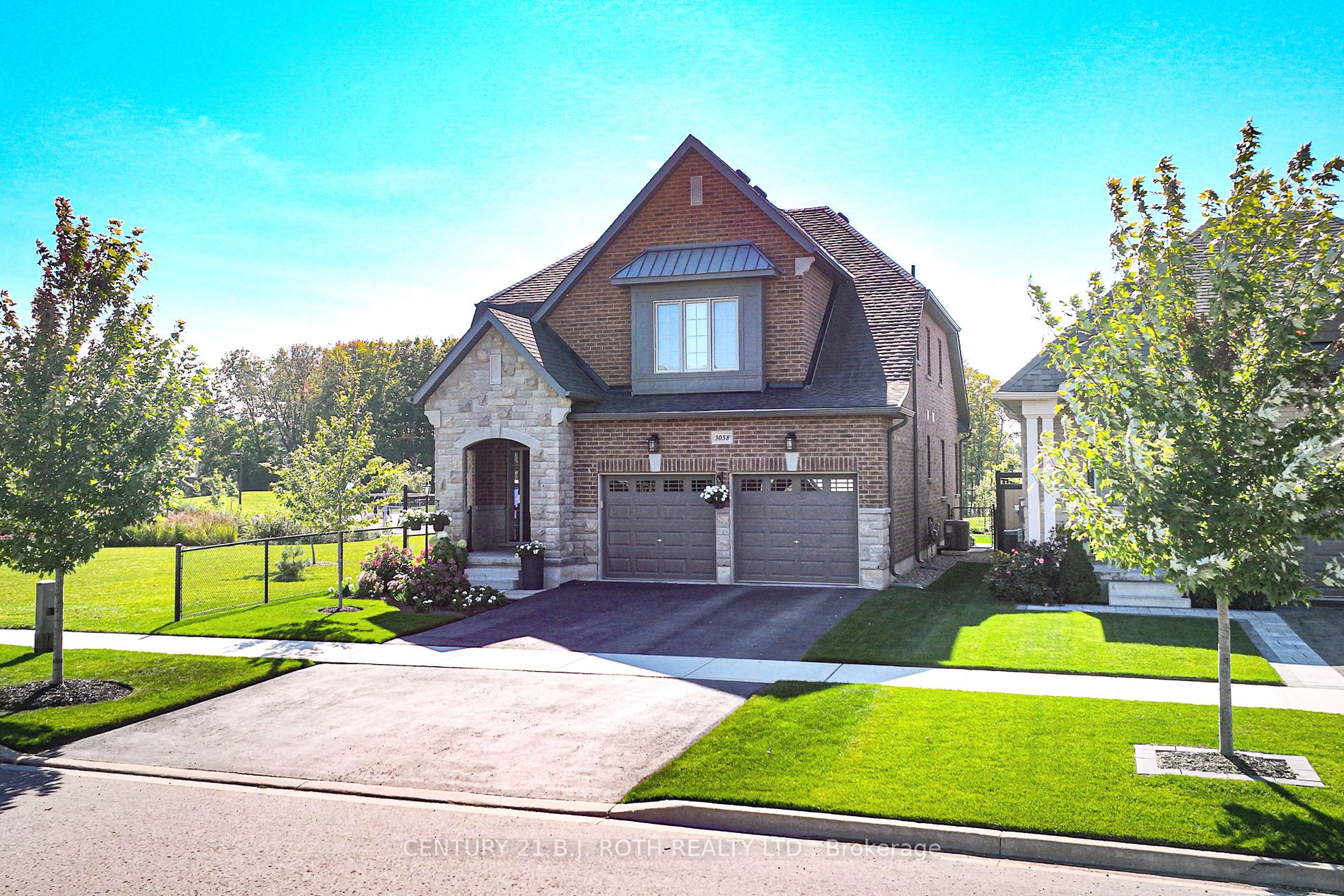 3058 Orion Blvd, Orillia, ON Detached Bungaloft for Sale 1.04M