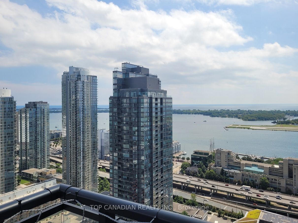 25 Capreol Crt 4201, Toronto, ON Condo Apartment for Rent 2,500