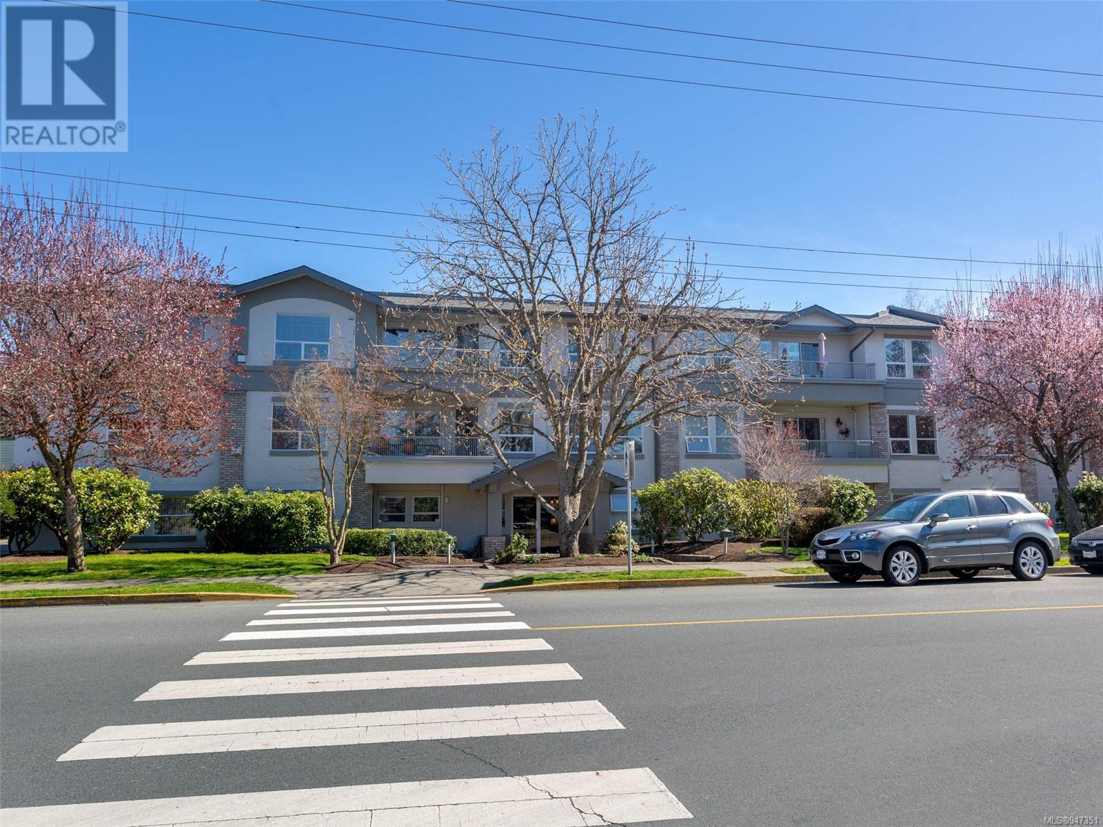 9945 Fifth St 302, Sidney, BC Condo Apartment for Sale 579K