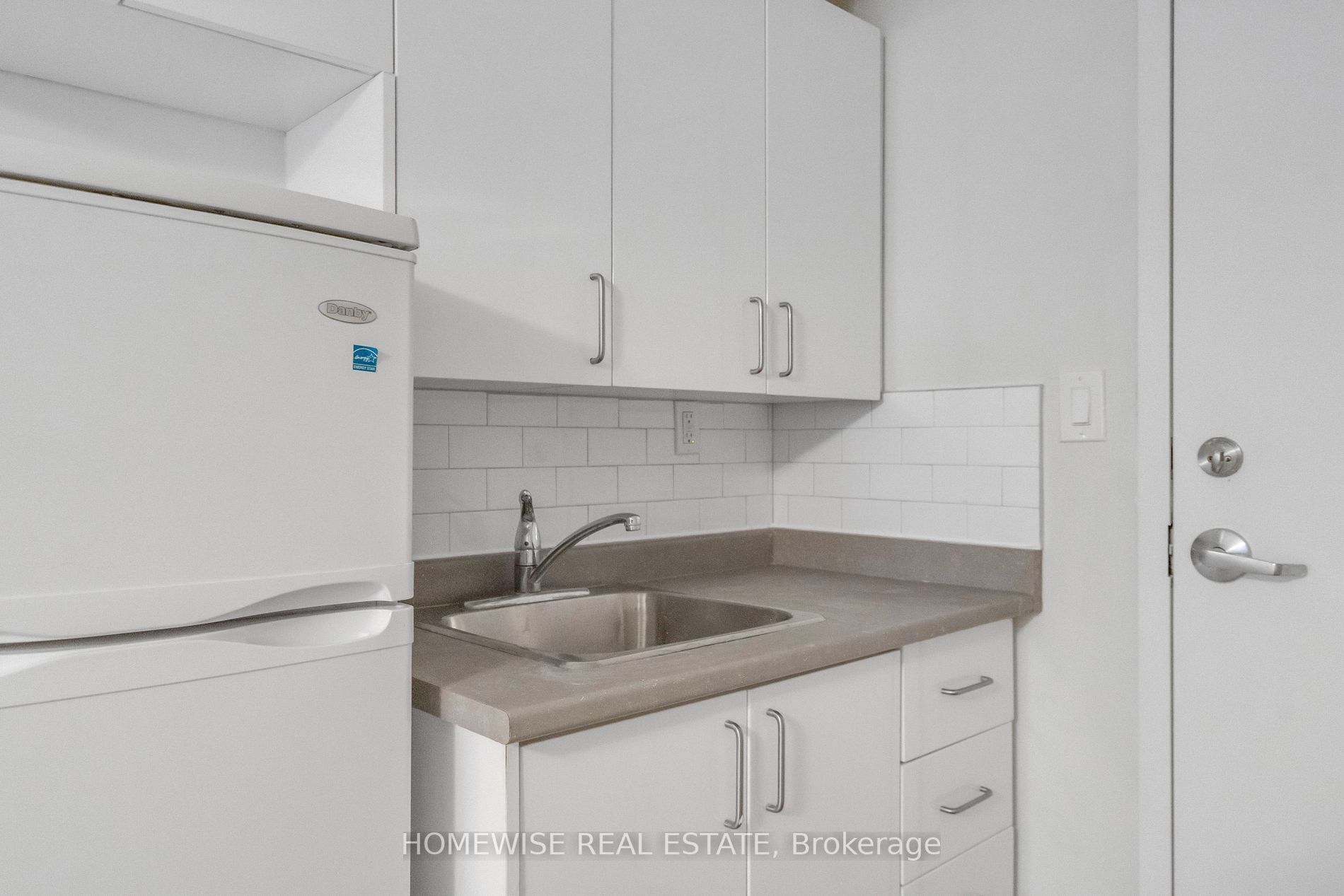 180 Dowling Ave 12, Toronto, ON Multiplex Apartment for Rent