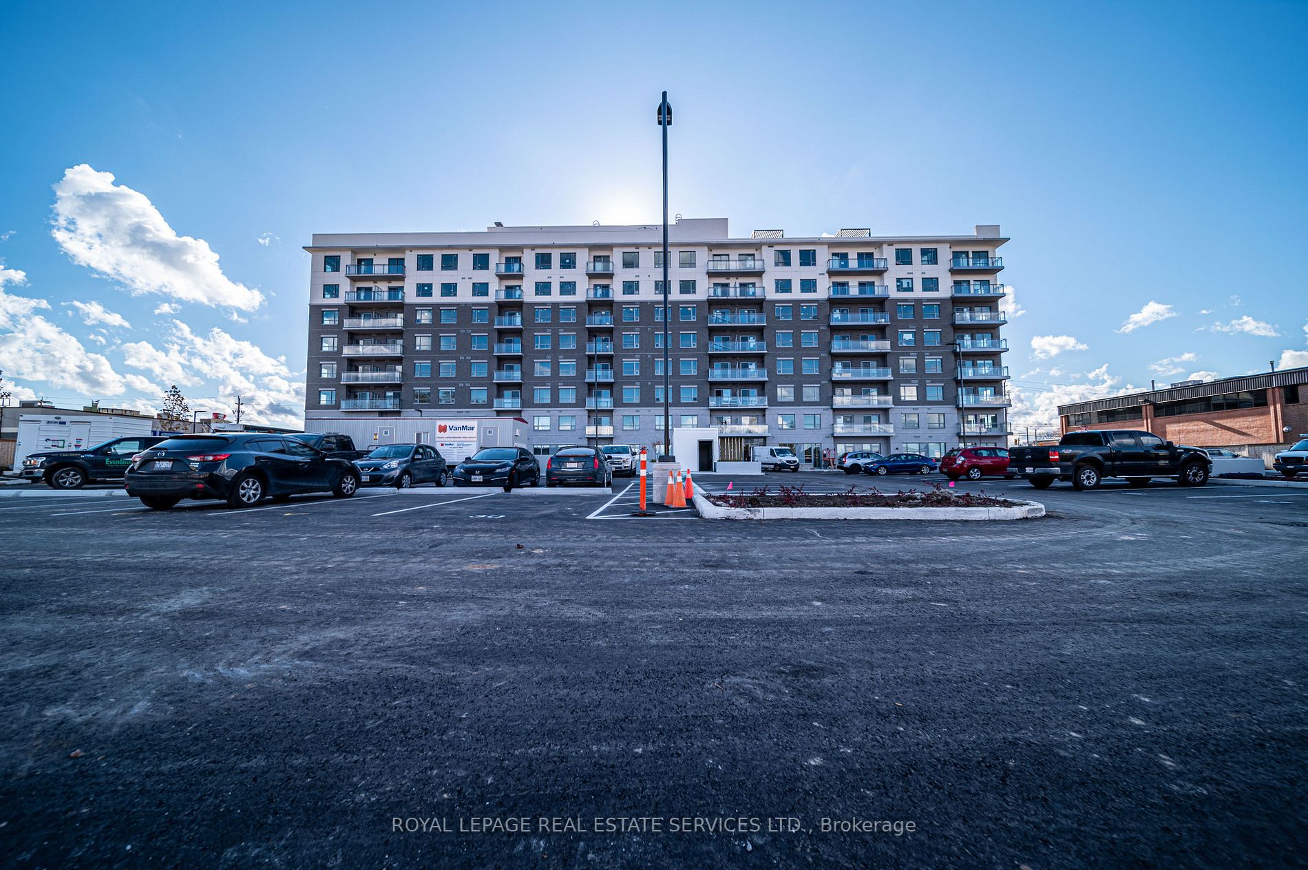 121 8 Highway 211, Hamilton, ON Condo Apartment for Rent 2,100