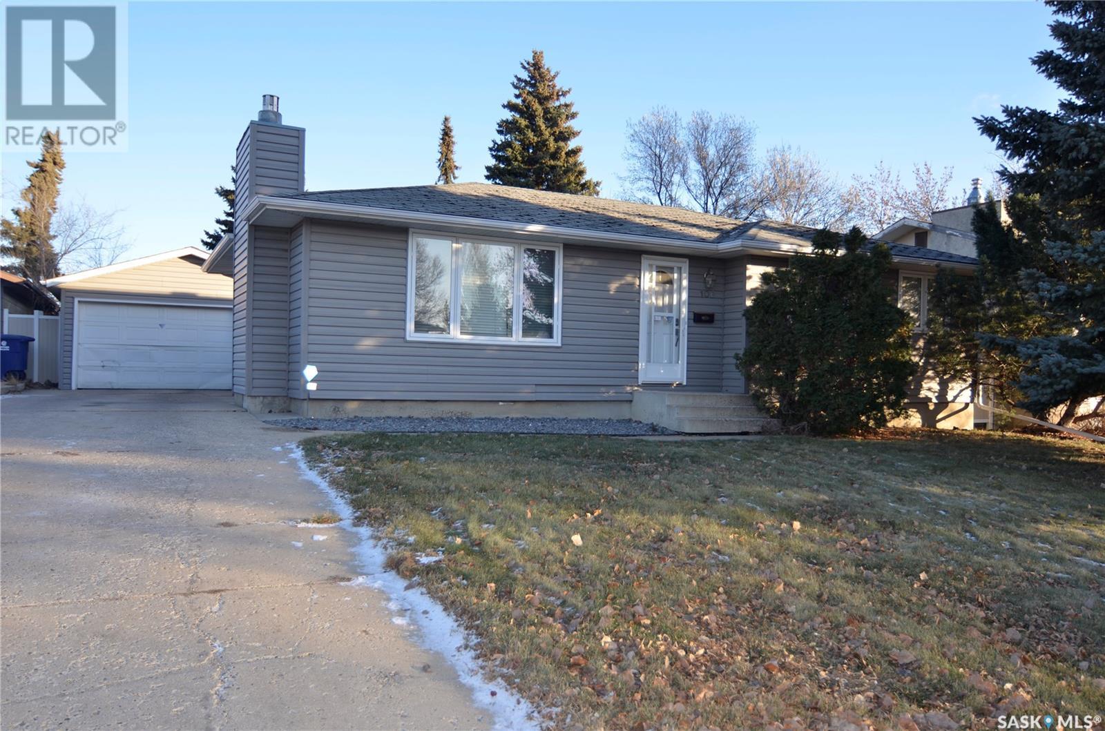 106 Carling Place, Saskatoon, SK Detached Bungalow for Sale 379K