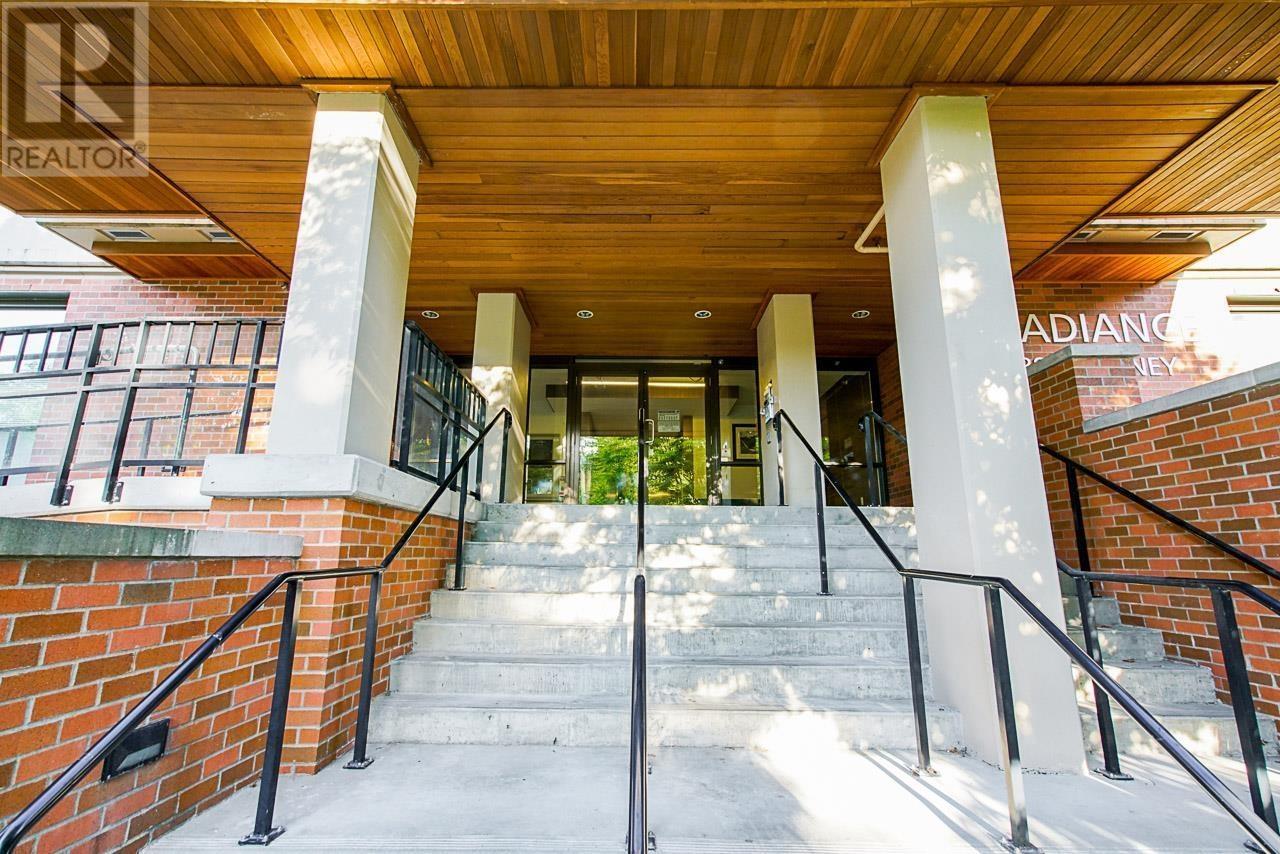 6888 Cooney Road 703, Richmond, BC Condo Apartment for Sale 785K