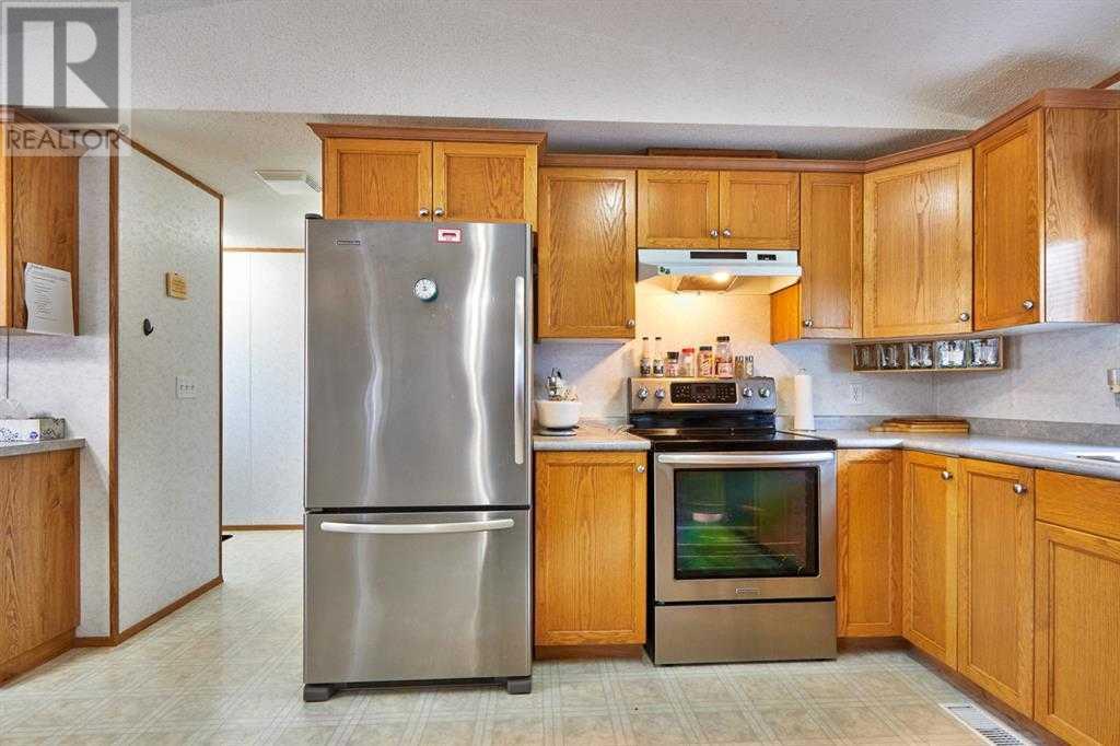 319 1 Street Ne, Redcliff, AB Mobile/Trailer for Sale 249.9K