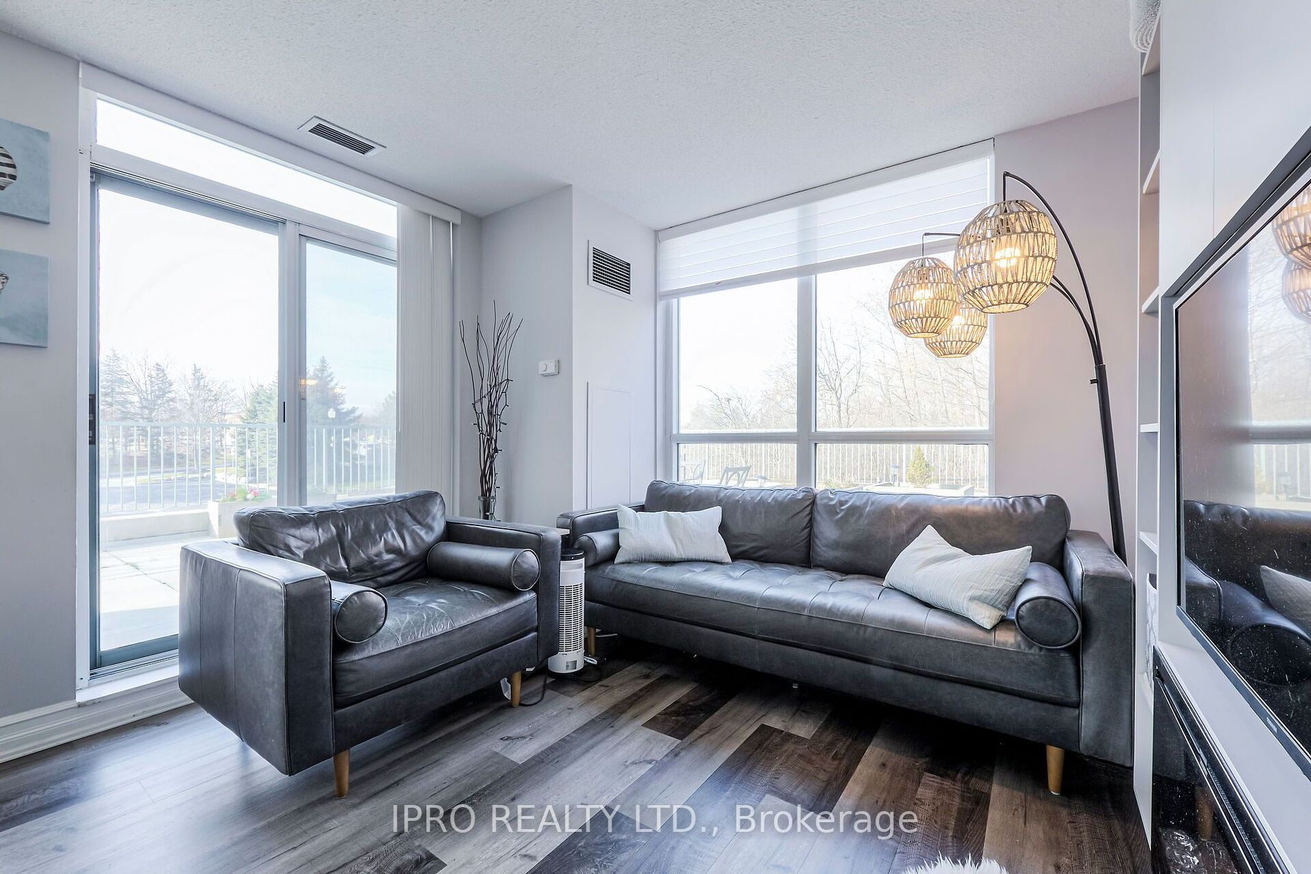 2585 Erin Centre Blvd 207, Mississauga, ON Condo Apartment for Sale