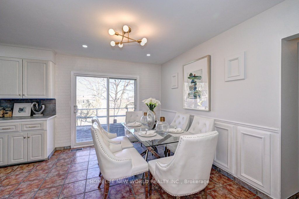 58 Bluevale St N, Waterloo, ON Detached BungalowRaised for Sale