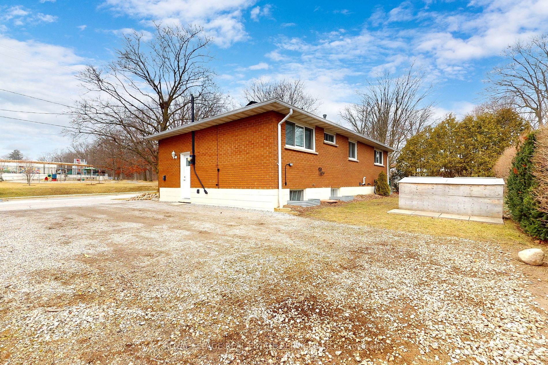 2214 Mount Forest Dr, Burlington, ON Detached Bungalow for Sale