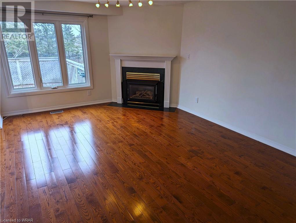 365 Bennington Gate Unit 10, Waterloo, ON Condo Townhouse 2 Level