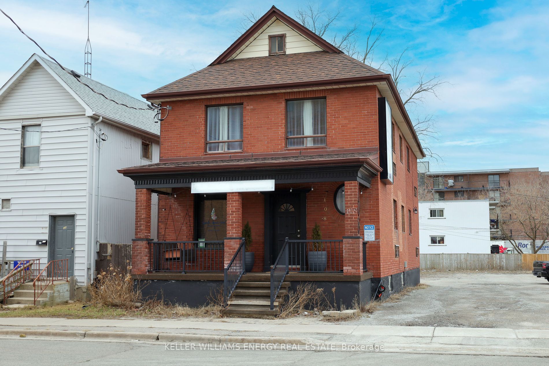 108 Centre St N 2, Oshawa, ON Commercial/Retail for Lease 2,200