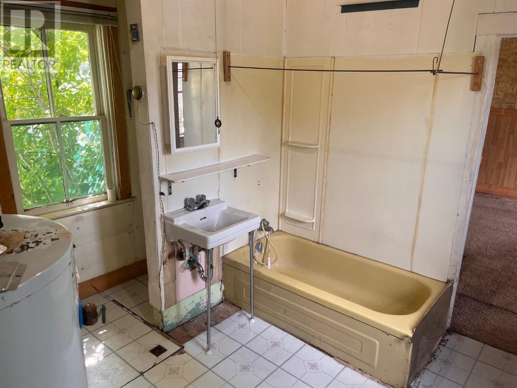 2025 25 Avenue, Delburne, AB Detached Bungalow for Sale 75K SoldWell