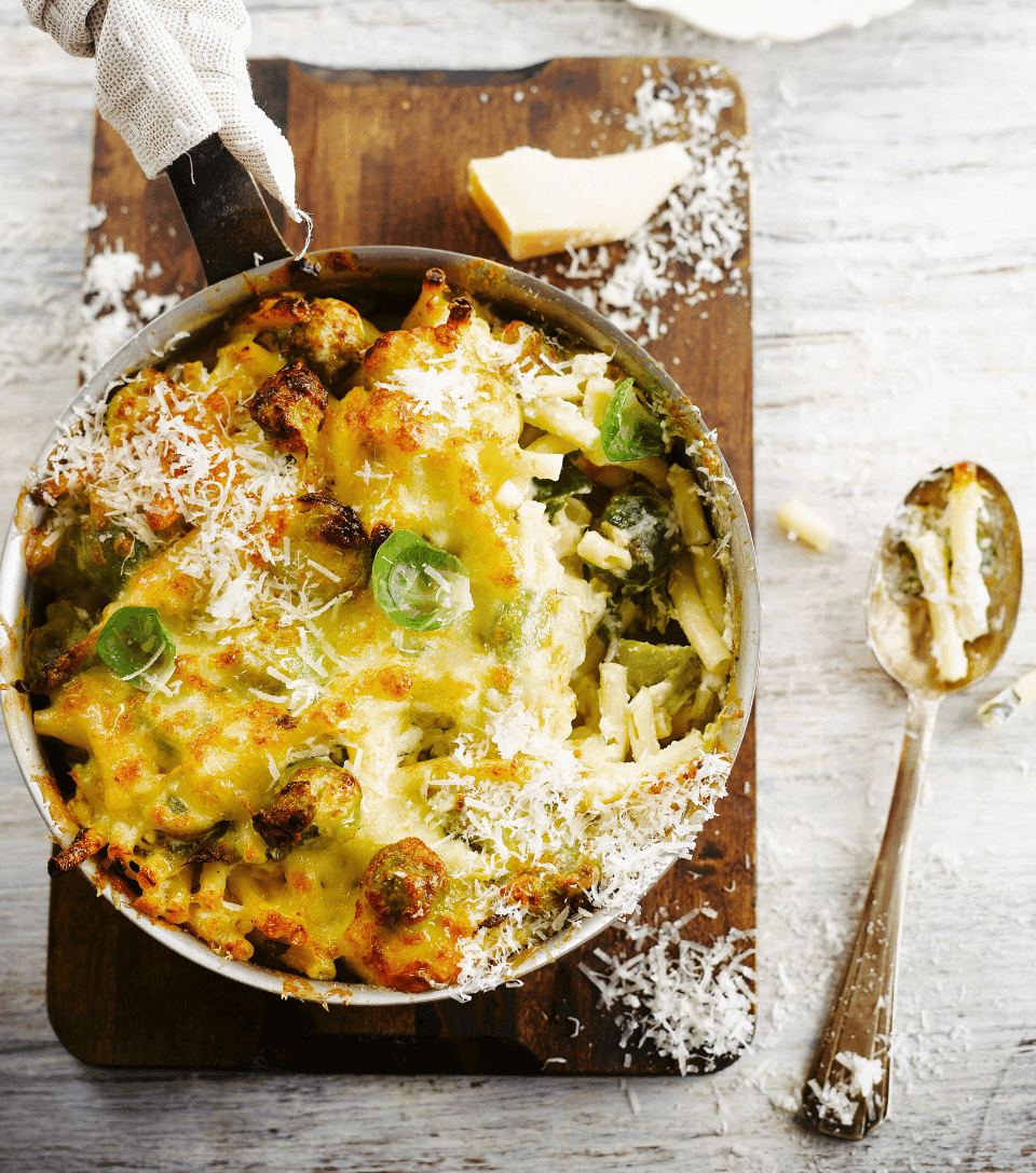 Macaronis, Brussels sprout and Parmesan gratin