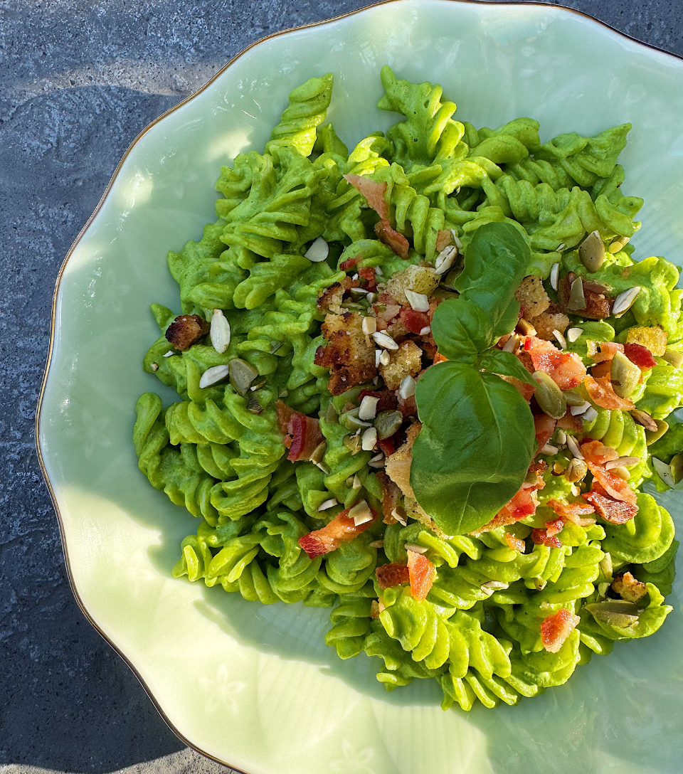 Pâtes de dinosaure au pesto d’épinard