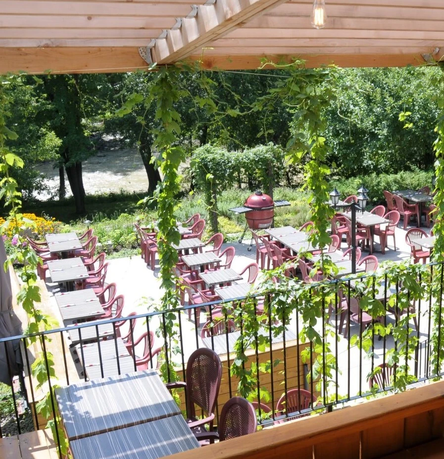 AQM Microbrasserie Noire Et Blanche