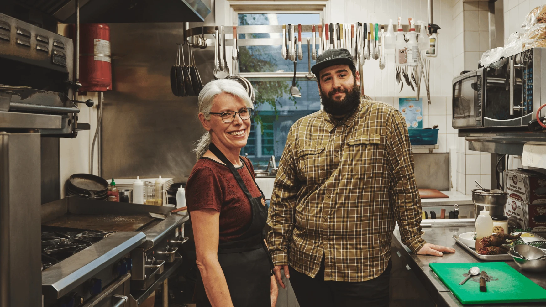 AQM Caribou Echange Cuisines Fev21 NZ68587 E2 Duo Guylaine Julien