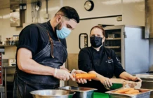 AQM Caribou Echange Cuisines Fev21 NZ67054 E1 Duo Evan Anne