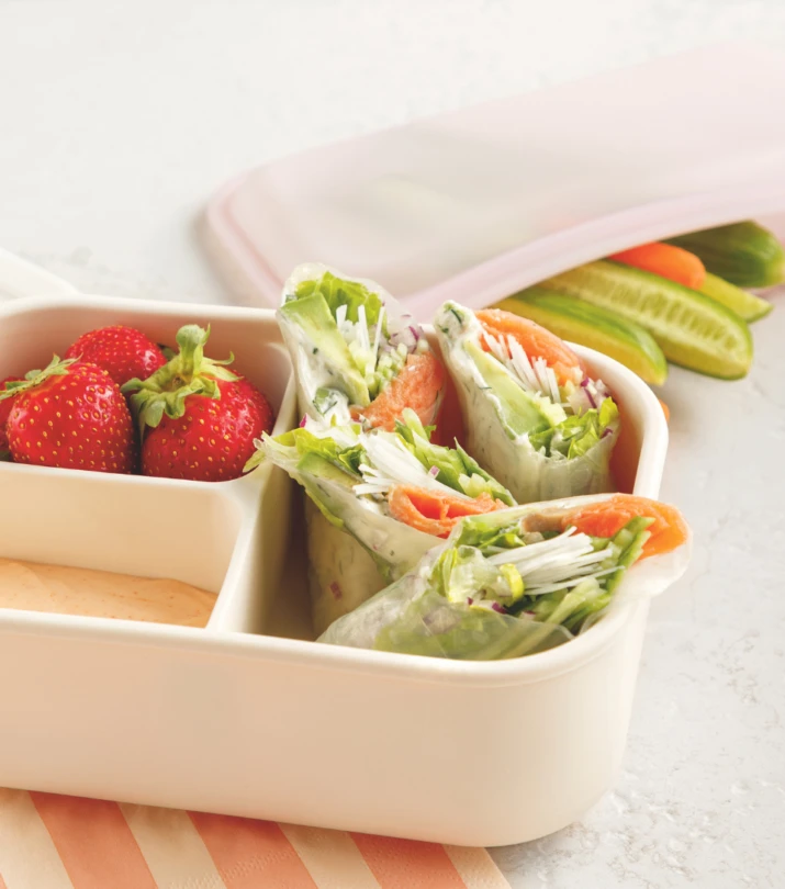 Rouleaux de printemps au saumon fume et fromage aux herbes