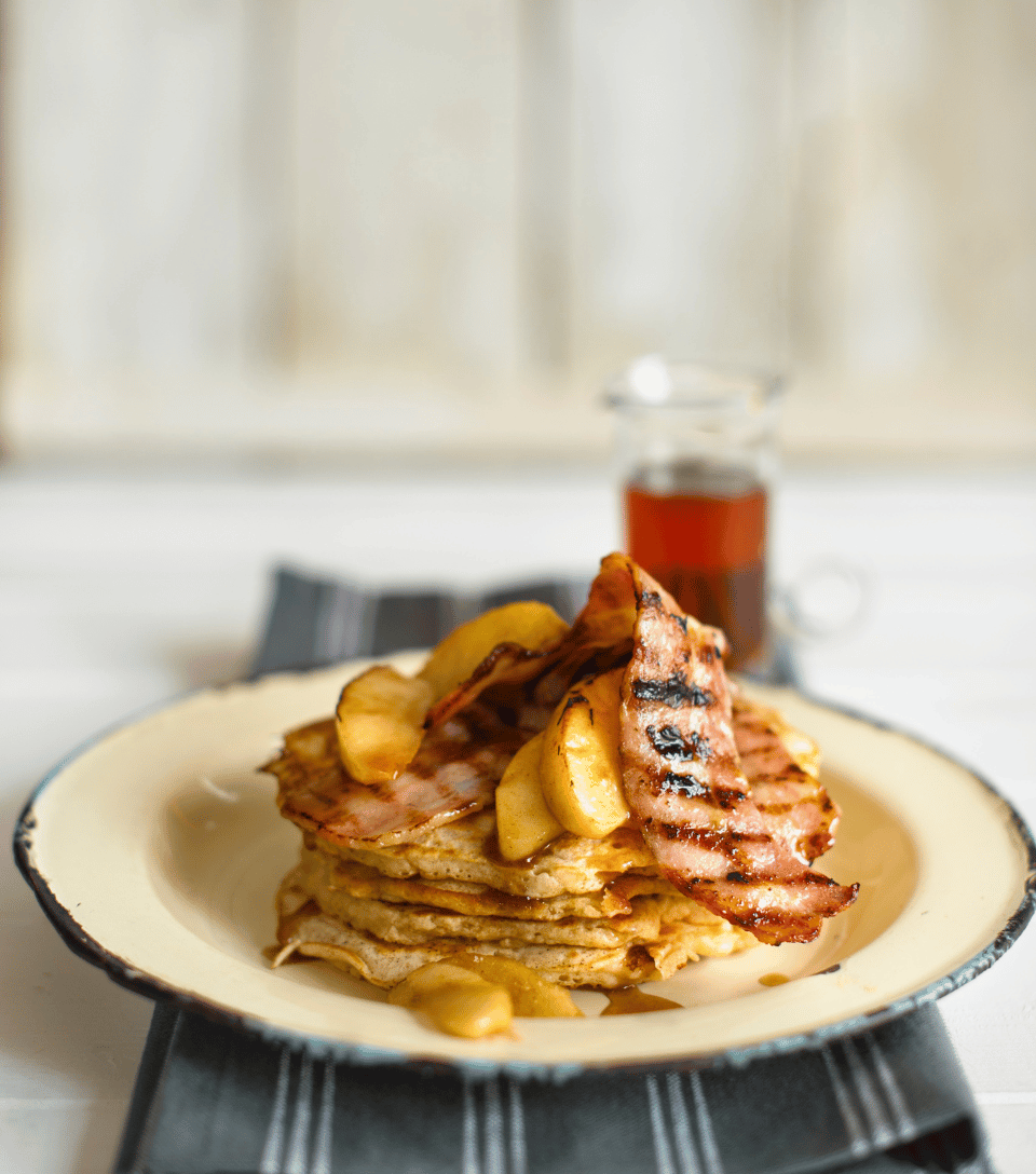 Pancakes au bacon et pommes