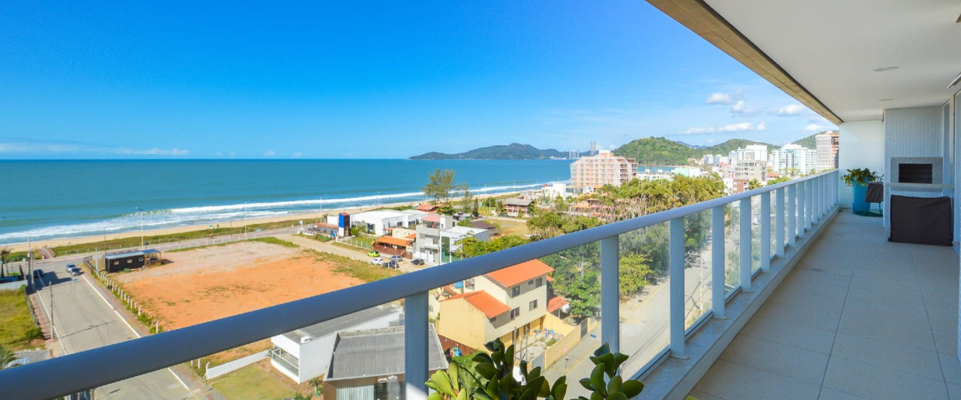 Amores da Brava Apartamento com vista para o mar no Amores da Brava na Praia Brava em Itajaí