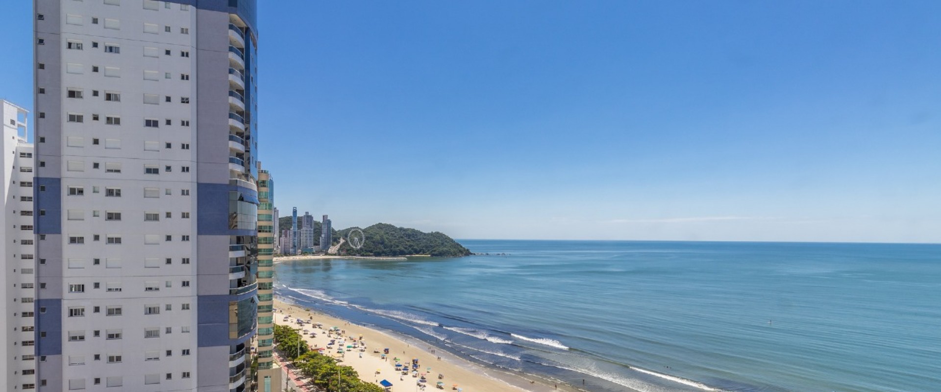 Concorde Apartamento lateral em prédio frente mar no Edifício Concorde de Balneário Camboriú