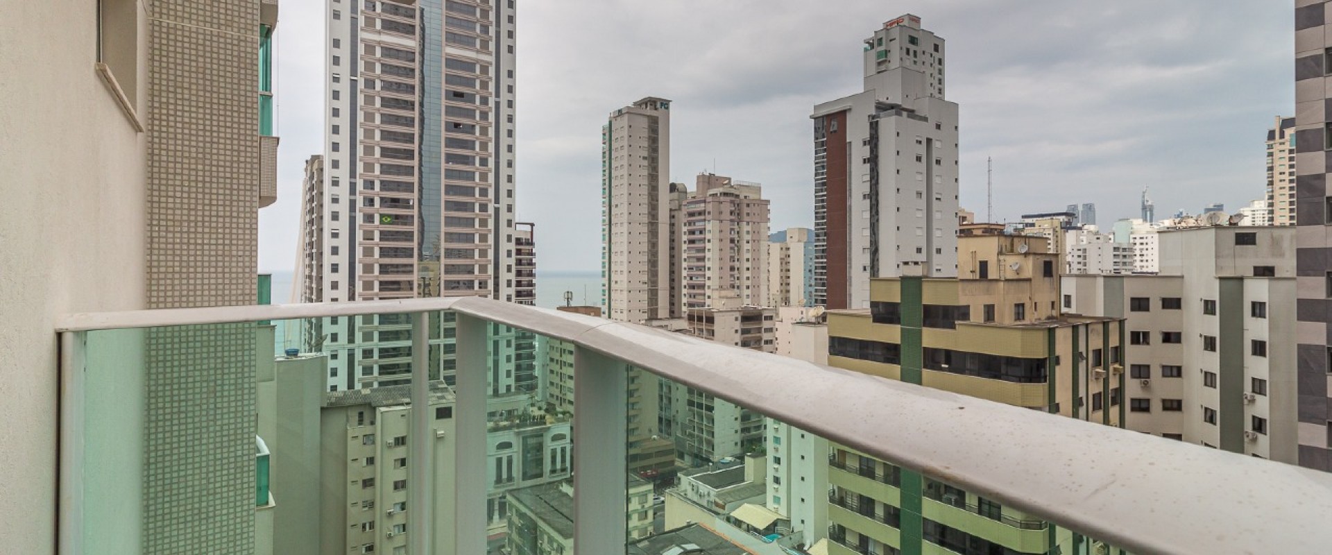 Garden Plaza Apartamento no Garden Plaza em Balneário Camboriú